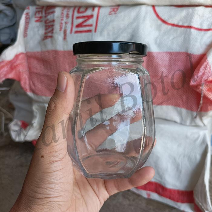 Gambar Toples kaca 500gr segi 8 lengkap turup kaleng. - Tutup Hitam dari Kamil Botol undefined Tokopedia