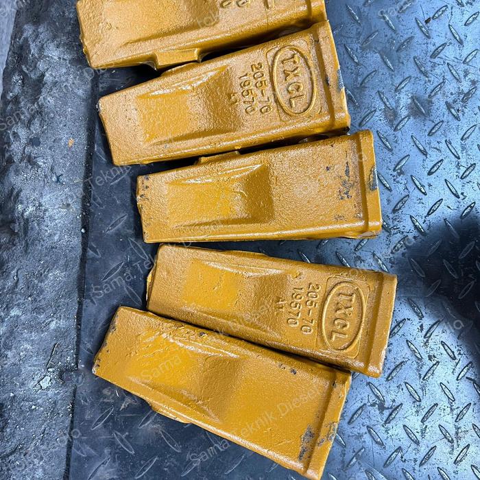 Jual Tooth/Kuku Bucket 205-70-19570 PC200-5 / 6 / 7 /8 ZX200 TXCL