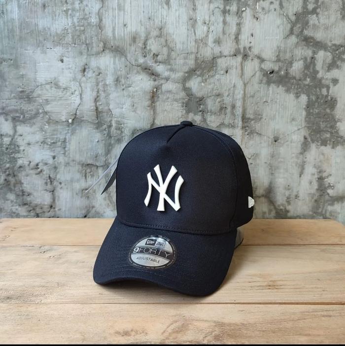 Gambar Topi Baseball Import Premium Original Logo Besi NY / Topi Distro - Hitam Putih, Tanpa Dus dari Celestial Topi Store undefined Tokopedia