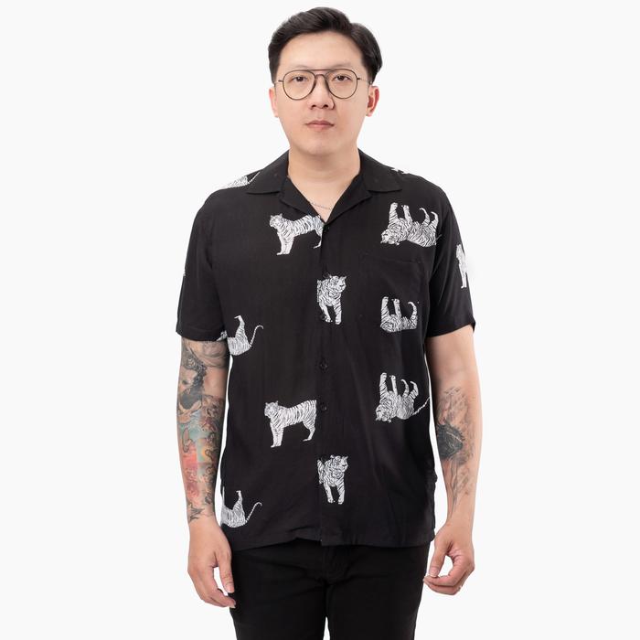 Gambar Jane Frey Clothing 8158 Kemeja Lengan Pendek Pria Hawaiian - V Black Tiger, XL dari Jane Frey Clothing undefined Tokopedia