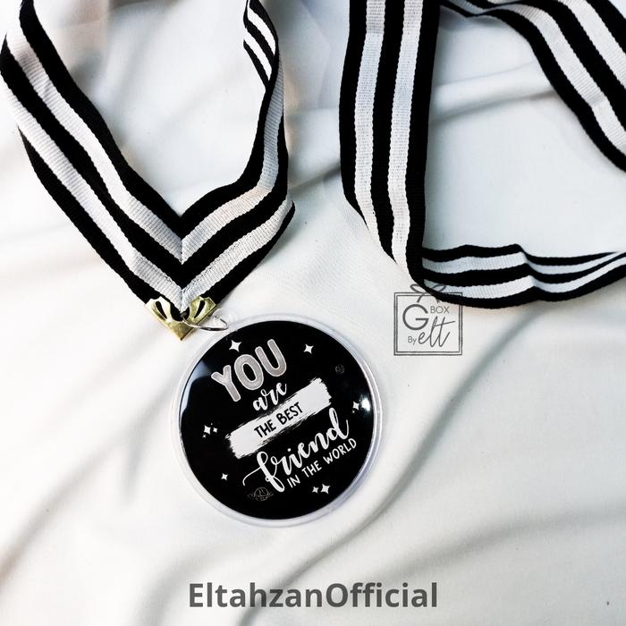 Gambar MEDALI CUSTOM MEDALI ACRILIC GRADUATION HADIAH BIRTHDAY ULANG TAHUN - Best Friend, Medali Only dari ELTAHZAN GIFT BOX & HAMPERS undefined Tokopedia