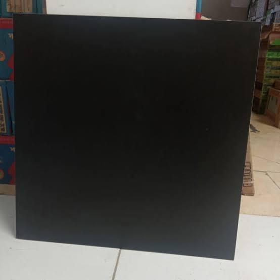 Gambar Granit Ceranosa 60x60 Khusus Pengiriman D.I Yogyakarta - Putih dari Sukses Bangunan Mandiri undefined 5 Tokopedia