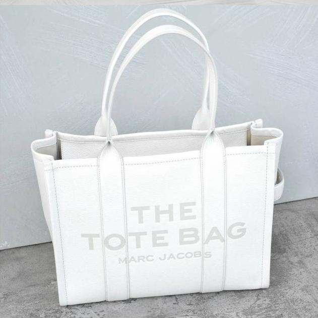 Gambar Marc Jacobs Large Traveler Tote Bag Leather in 4 colors - Cotton Silver dari Carina Luxury undefined Tokopedia