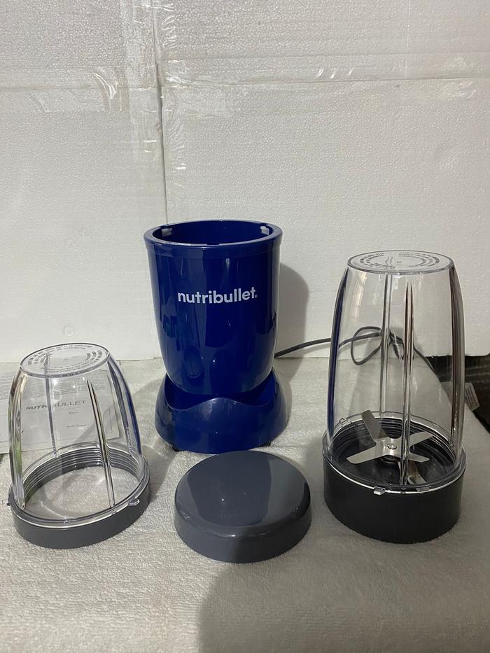 Gambar NutriBullet 600 Watt Nutri Bullet Blender 600 W - Navy Glossy dari One Point Plus undefined Tokopedia