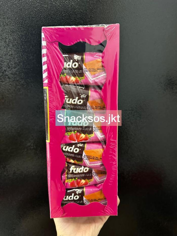 Gambar FUDO LAYER CAKE CHOCOLATE / PANDAN / BUTTER / STRAWBERRY / BANANA - LAYER STRWBRY, FUDO dari Snacksos.jkt undefined Tokopedia