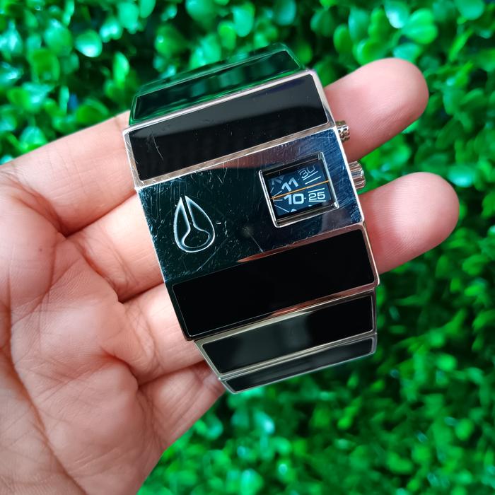 Gambar Prelovee - Jam Tangan Nixon Authentic dari Prelove Owner undefined Tokopedia