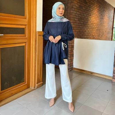 Gambar Meika Top - navy dari Radwah undefined Tokopedia