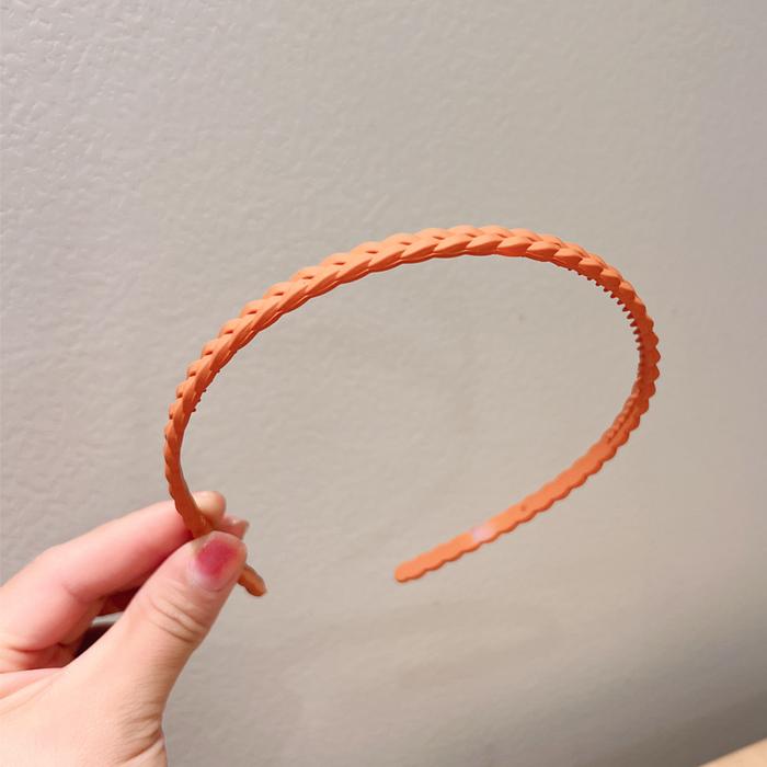 Gambar GTT Bando Model Kepang Doff Plastik Anti Patah Aksesoris Rambut Wanita - OREN dari Grosir Termurah Tercepat undefined Tokopedia