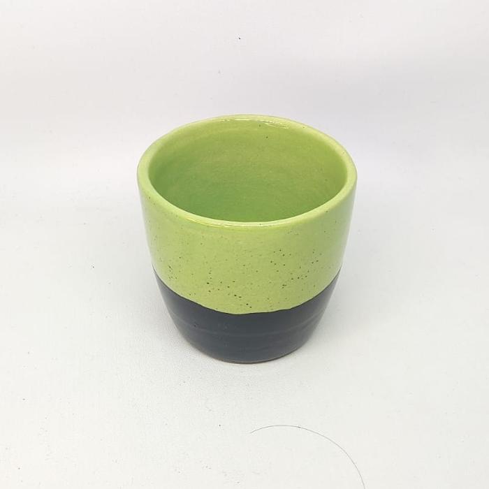 Gambar Mug Keramik Cawan two color 190 ml - Gelas Kopi, Cappucino, Latte - hijau hitam dari Pukul Empat Ceramics undefined Tokopedia