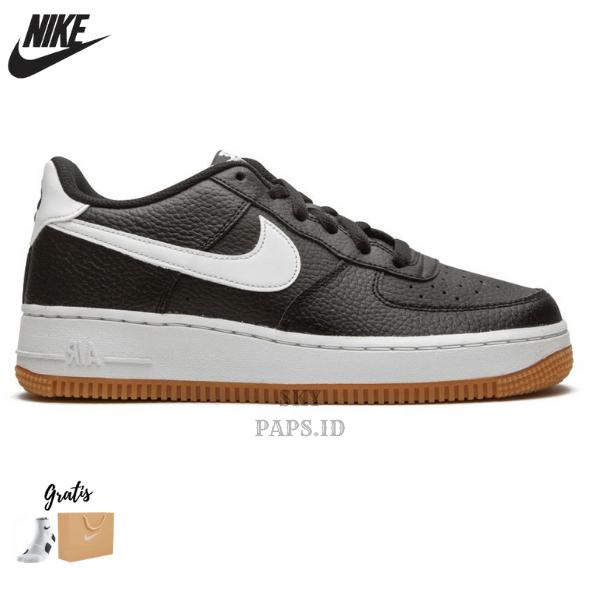 NIKE AIR FORCE LOW BLACK WHITE GUM 42