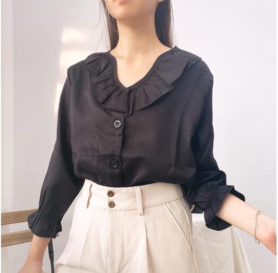 Gambar JUNHEE Korea Blouse Ruffle Collar Adjustable Sleeves / Atasan Hijab - Black dari bellsandfrills undefined Tokopedia