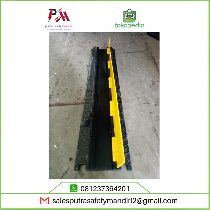 Gambar CABLE PROTECTOR SPEED HUMP POLISI TIDUR RUBBER PELINDUNG KABEL - 1 Line dari Putra safety mandiri 2 undefined Tokopedia