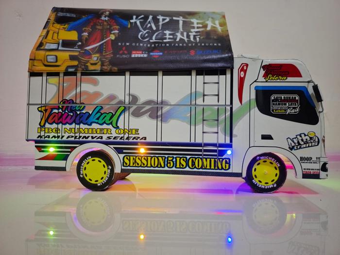 Gambar miniatur mobil truk kayu truck oleng lampu terpal stiker besar murah - tawakal putih dari Trukoleng07 undefined Tokopedia