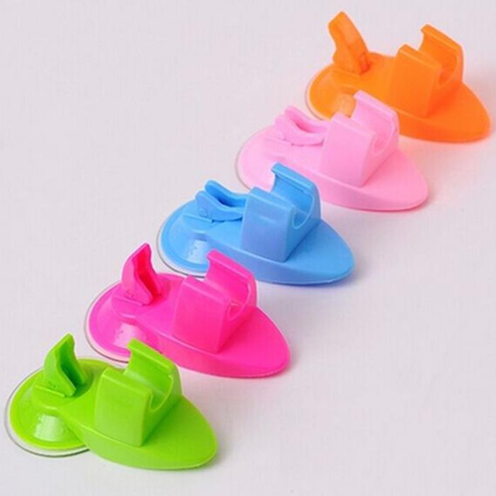 Gambar Gantungan Hanger Holder Shower Mandi suction Head - random dari Accera Store undefined Tokopedia