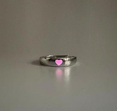 Gambar Cincin Perak Aksesoris Perhiasan Couple Kapel Love Glow In The Dark - Pink dari Seraya Hidup undefined Tokopedia
