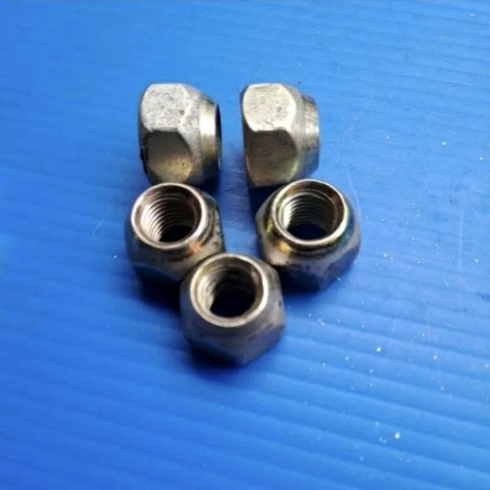 Gambar Mur roda standar grand max L 300 size 21 X 1,5mm original - standart dari Uniqpro Auto undefined Tokopedia