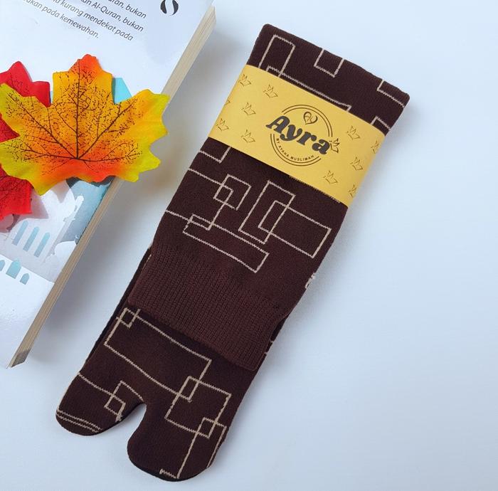 Gambar Kaos Kaki Jempol Motif Kotak Ayra - Coklat dari premiumsocks undefined Tokopedia