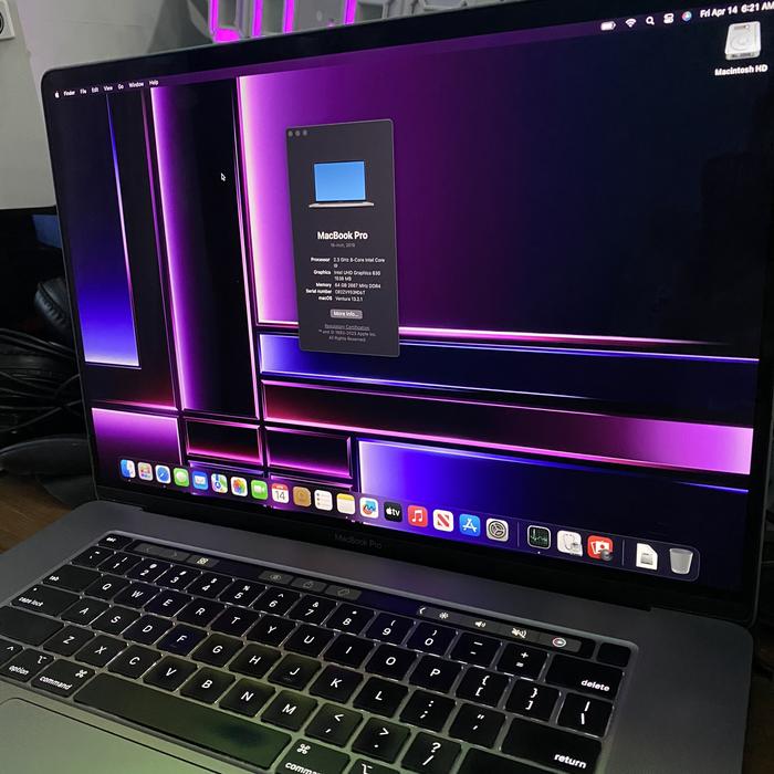 MacBookPro 2019 16インチ Corei9 4TB 64GB Late 2019 Apple MacBook Pro with 2.4GHz Intel Core i9 (16 inch