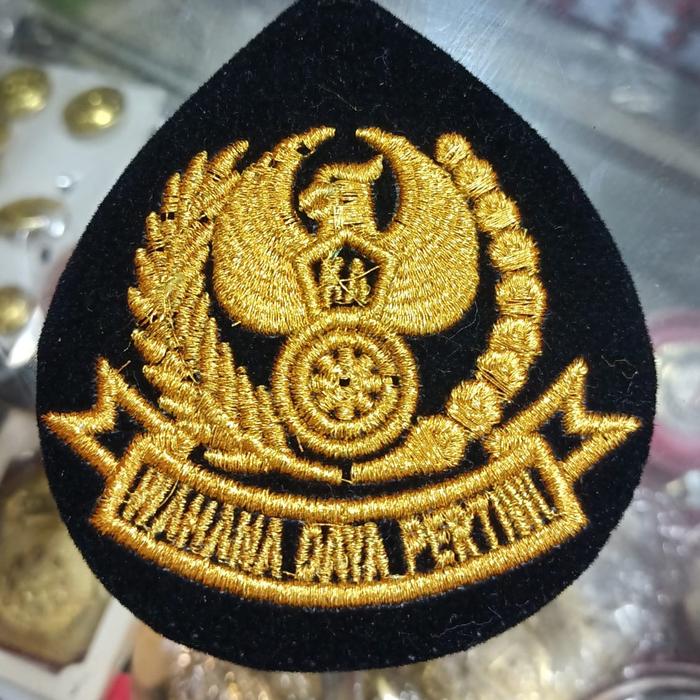 Gambar TOPI PET KAI TOPI PET MASINIS MUDA TOPI PET MASINIS - emblem, 59 dari ANDRI TOKOMAHARANI undefined Tokopedia