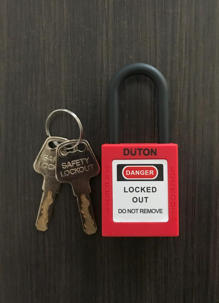 Gambar Lockout Tagout Locks 1-1/2 Inch Shackle Key Different Padlock Nylon - Merah dari DISTRIBUTIONEXPERT undefined Tokopedia