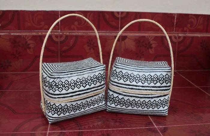 Gambar Tas Pemuspan Jinjing Tempat Kwangen anyaman bambu bunga Upacara Bali - No. 6 dari Dandelion Stores undefined 4 Tokopedia
