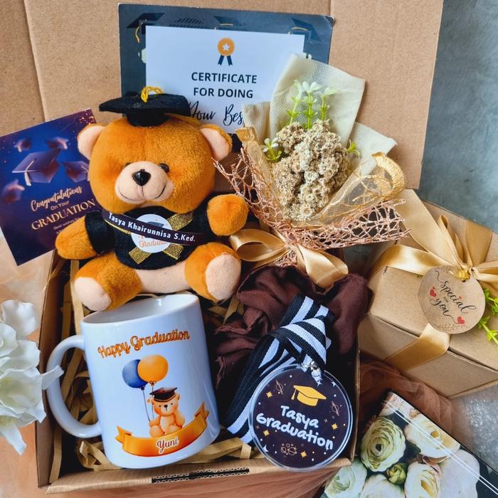 Gambar Hampers Wisuda Maple / Graduation Gift / Kado Hadiah Wisuda dari KADONESIA undefined Tokopedia