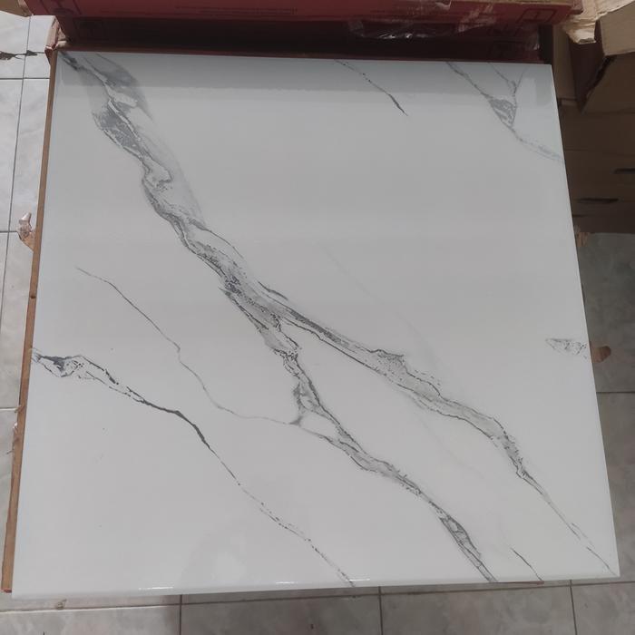 Gambar Keramik Lantai 50x50 Motif Awan" - Putih corak abu dari TetenBangunan undefined Tokopedia
