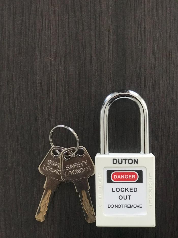 Jual Lockout Tagout Locks 1-1/2 Inch Shackle Key Different Safety ...
