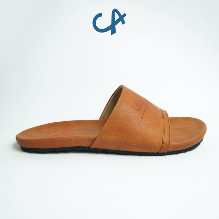 Gambar Sandal Selop Pria Distro Casual Slip On Anti Slip Cloka Fuller - Tan, 38 dari Cloka Shop undefined Tokopedia