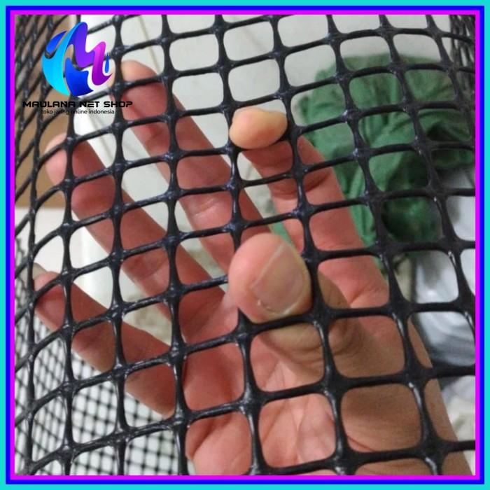 Gambar 1 Roll kawat jaring plastik hdpe bentuk kotak 1/2 inch panjang 25 m Hitam Kandang Hijau - Hitam dari Maulana net shop undefined Tokopedia