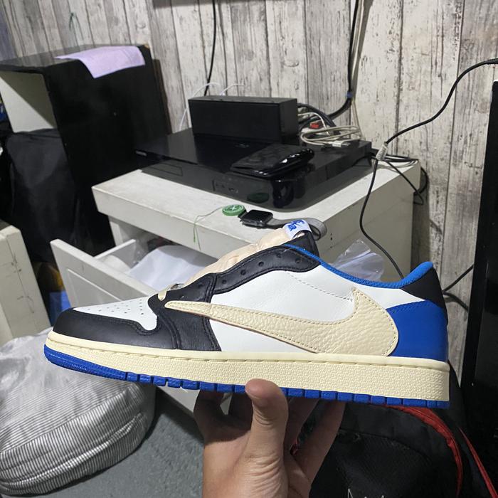 Gambar Air Jordan 1 Low Fragment Design x Travis Scott (Pre Order) dari black.catalyst undefined Tokopedia