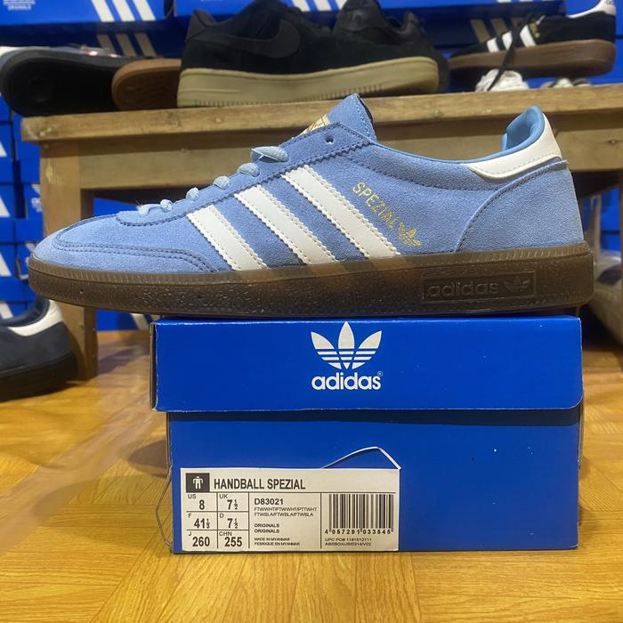 Gambar sepatu sneakers pria adidas handball spezial blue ice - Biru, 41 dari CLASICK SHOES undefined Tokopedia