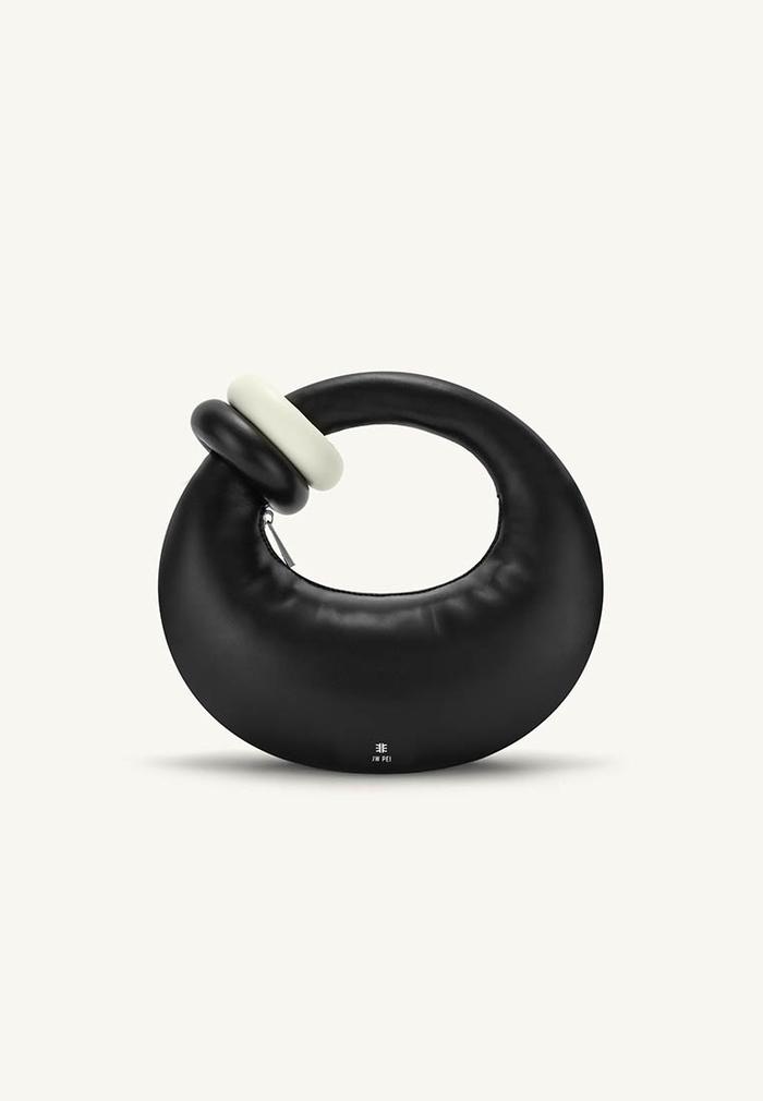 Gambar JW Pei Abacus Top Handle Bag - Black dari Mongschics undefined Tokopedia