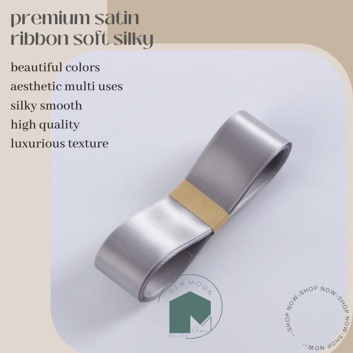 Gambar pita satin premium 2.5 cm per 5 METER korea 1 inch ribbon  buket bunga - GREY SILVER 5M dari New Moon Casa undefined Tokopedia