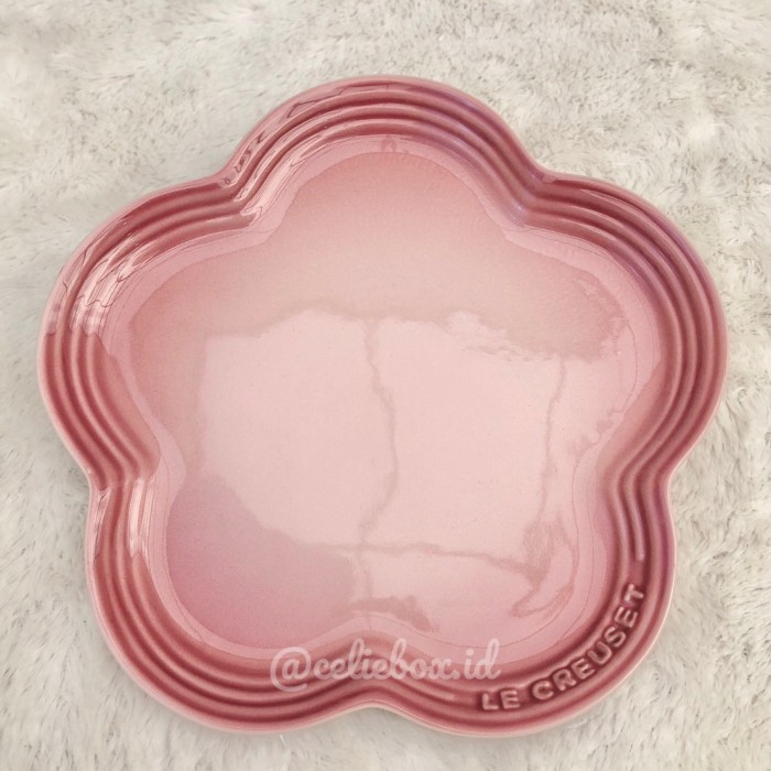 Gambar Le creuset original FLOWER PLATE 23cm (banyak warna) - Coastal blue dari Celiebox undefined 5 Tokopedia