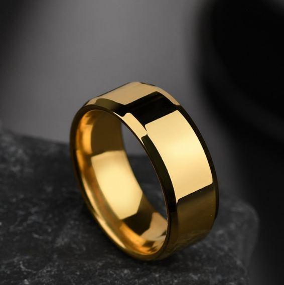 Gambar Cincin Titanium Hitam Anti Karat Pria Kualitas Premium Size 6 - 9 - Emas, 8 dari Control V undefined Tokopedia