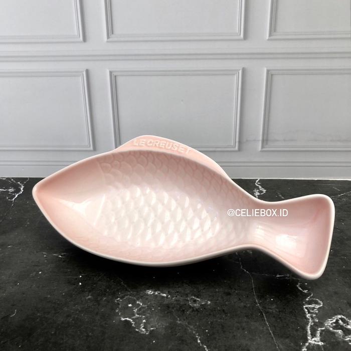 Gambar Le creuset medium fish dish 27cm - Shellpink dari Celiebox undefined Tokopedia