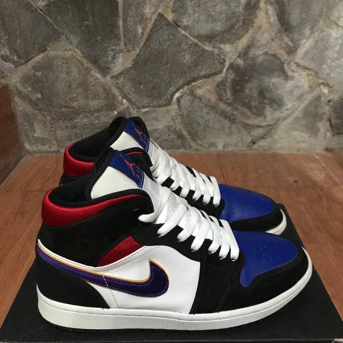 Jual SIZE 41 AIR JORDAN MID TOP LAKERS 1000% AUTHENTIC