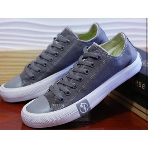 Gambar sepatu pria converse petir pendek kanvas abu-abu tali - Abu-abu, 38 dari briantara store undefined Tokopedia