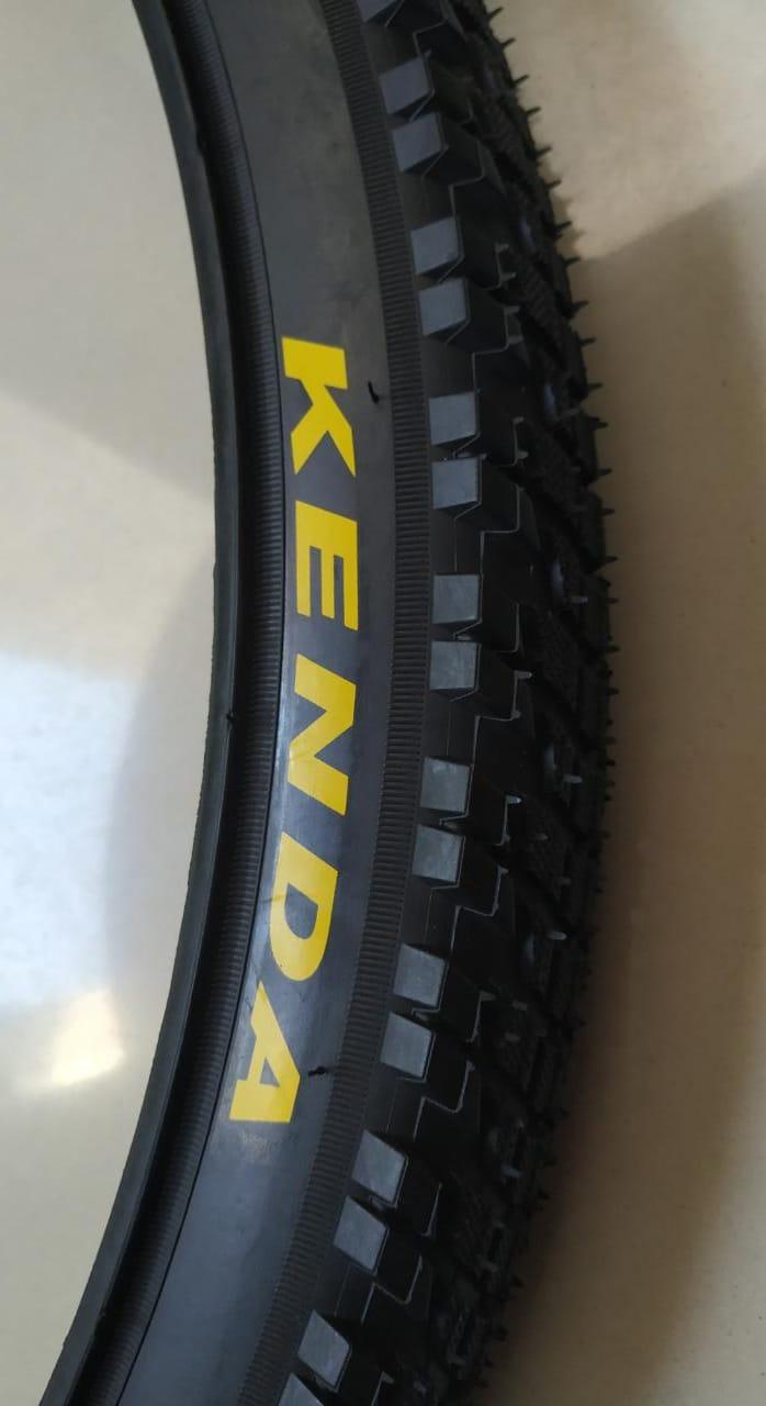 Gambar Ban Luar Sepeda Kenda 26 x 2.10 Batikan Aspal - Tulisan Kuning dari Halim's Stor undefined Tokopedia