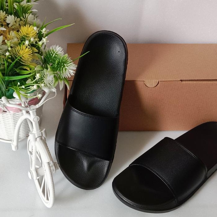 Gambar Sandal slop hitam polos termurah Pria wanita|Sandal slop Pria wanita - Hitam, 36 dari Wtxstore undefined Tokopedia