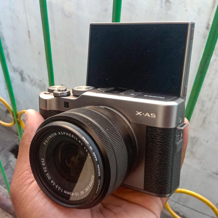 Jual Fujifilm xa5 lumaya mulus Kota Malang Arwa Business