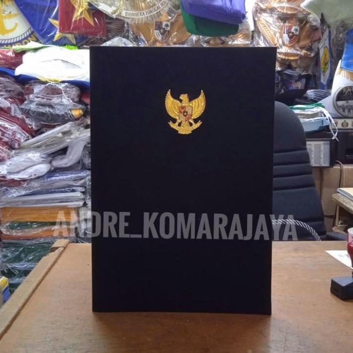 Gambar map kantor map beludru map mewah map garuda coating untuk kertas f4 - Hitam, A4 dari firdalusistore undefined Tokopedia