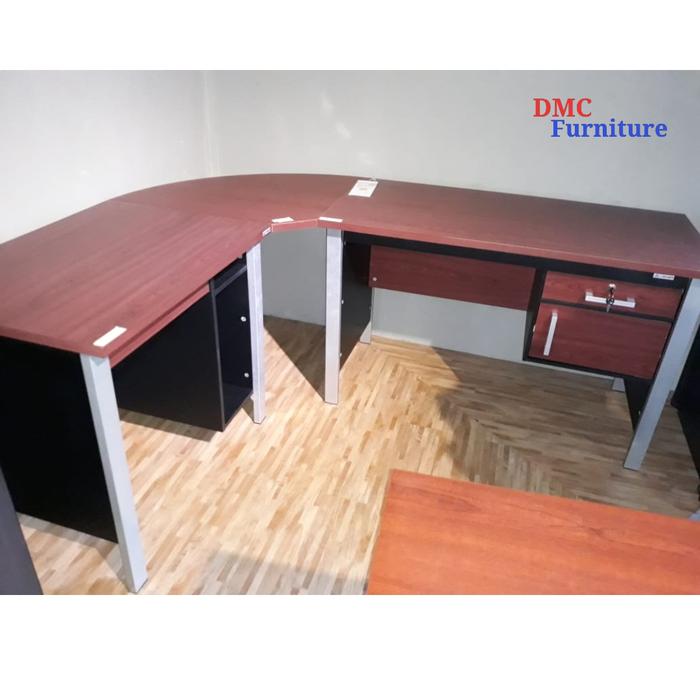 Gambar Meja Kantor Meja Leter L Meja Tulis Kaki Besi Meja MTM 3001+ MCM 8060 - Mahogani dari DMC Furniture BDG undefined Tokopedia
