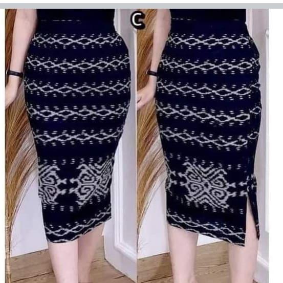 Gambar rok tenun span hitam - M dari baju.tenun undefined Tokopedia