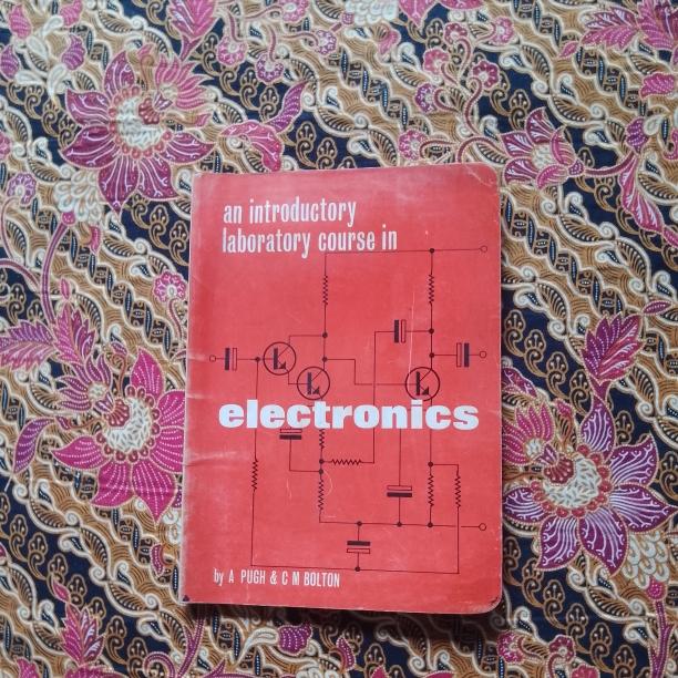 Gambar Buku Teknik, An Introductory Laboratory Cource in ELECTRONICS dari TOKO BUKU TABOO undefined Tokopedia