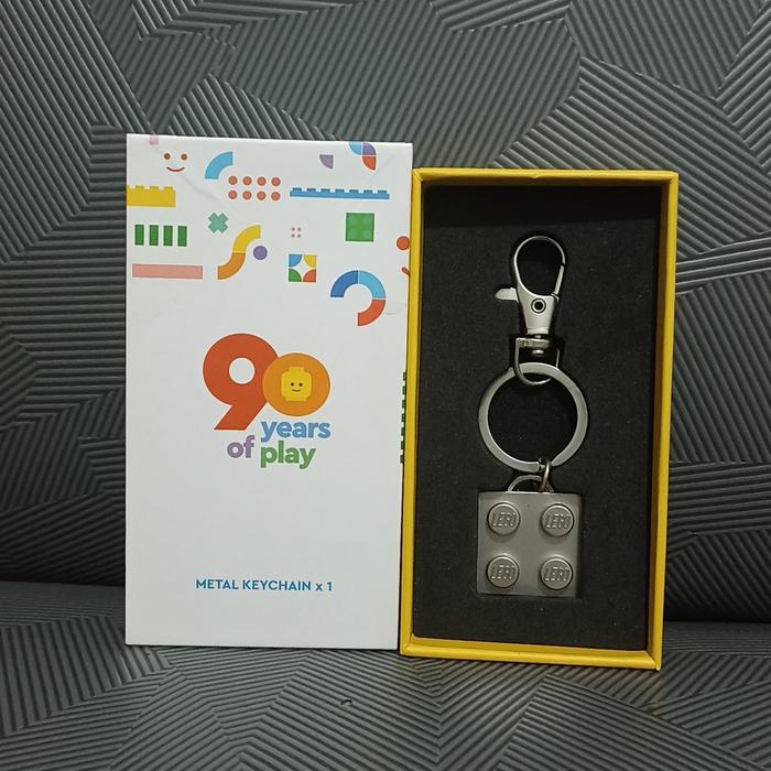 Lego 90 Years Of Play Metal Keychain For 90th Anniversary di Kitty Shop 90  Tokopedia