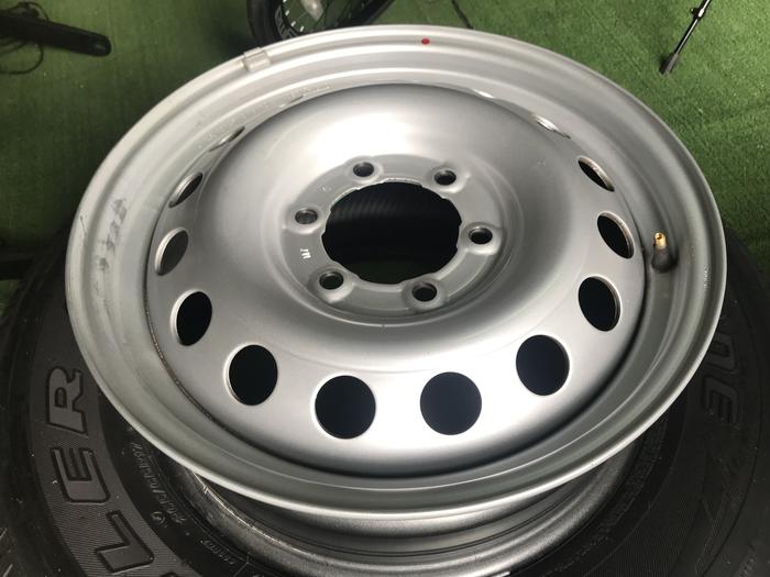 Gambar VELG HILUX KALENG TYPE E SILVER/HITAM R17 PCD 6 X 139,7 LEBAR 6" OEM - Silver dari Maju Mapan,Harus Mapan undefined Tokopedia