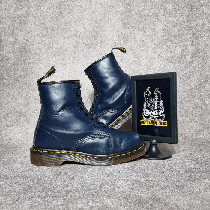 Dr martens made in england navy best sale