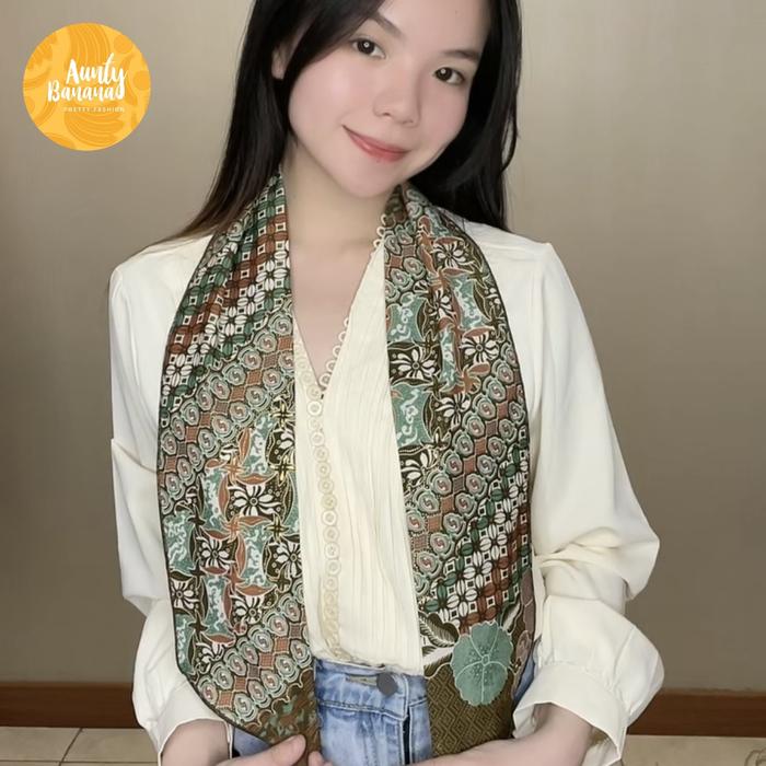 Gambar Syal Scarf Batik Wanita Hijau / Oleh Oleh Unik Khas Indonesia Souvenir - Hijau Tua dari Aunty Banana Shop undefined Tokopedia